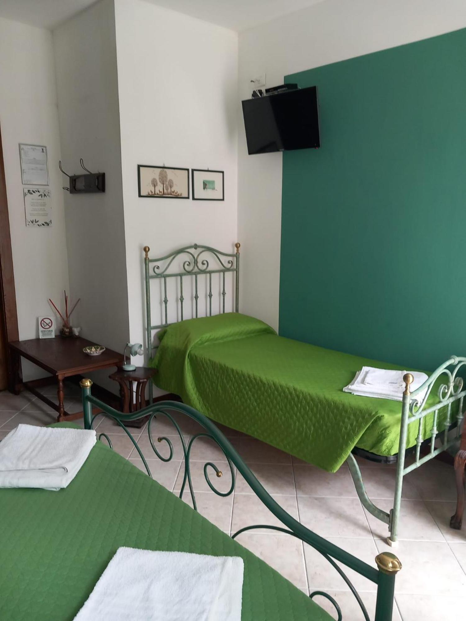 B&B La Casarella Soiano Del Lago Bagian luar foto