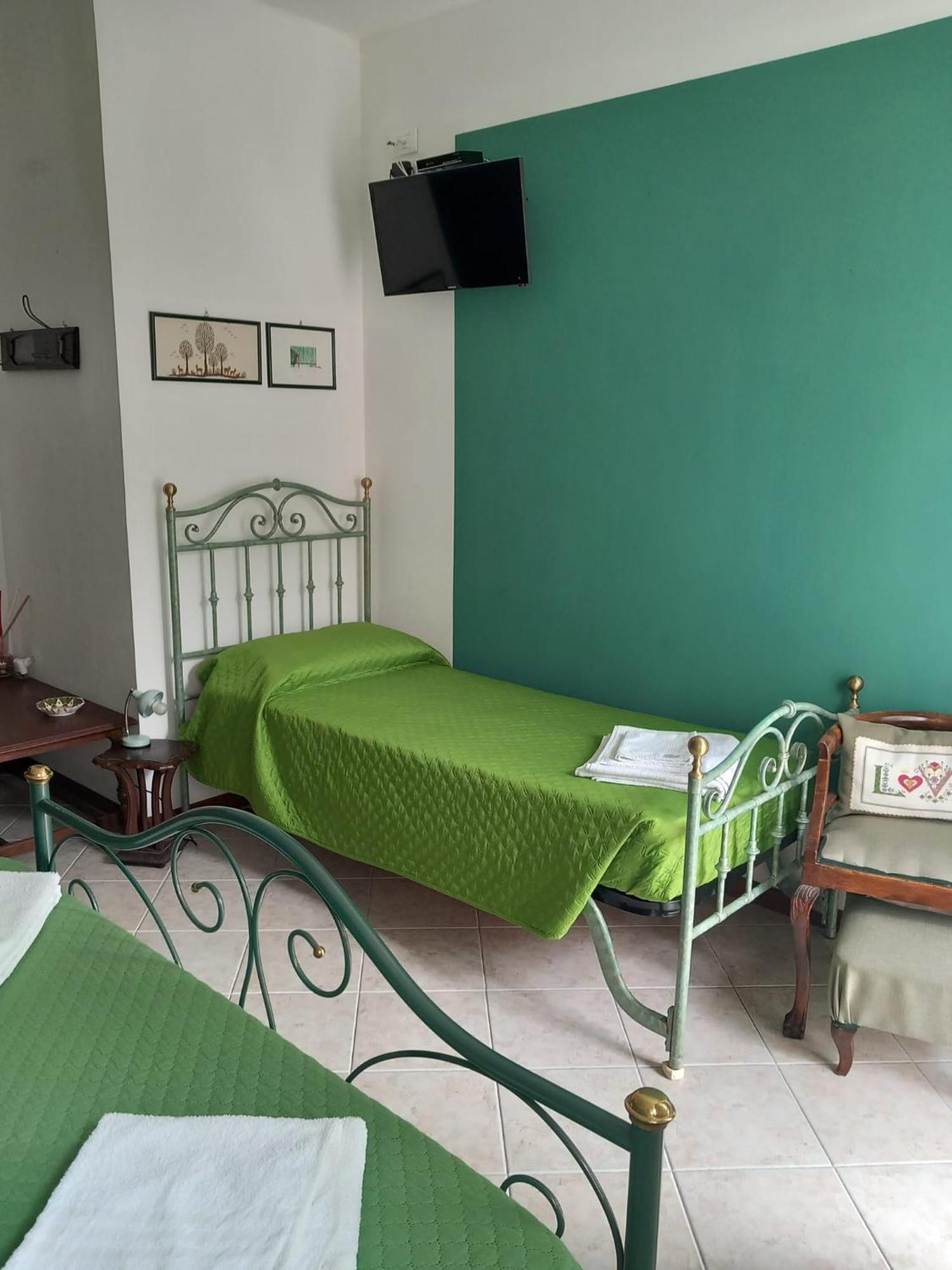 B&B La Casarella Soiano Del Lago Bagian luar foto
